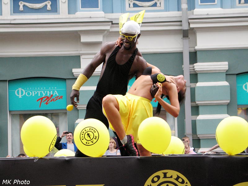 Спортивный клуб Gold's Gym