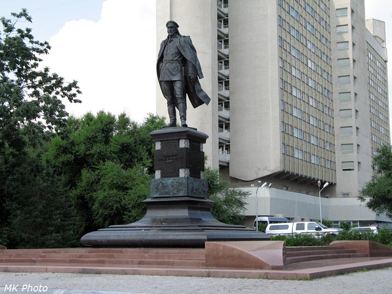 Памятник капитану Якову Дьяченко