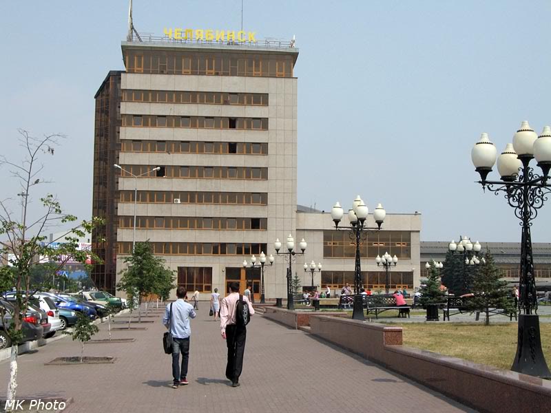 Дорожка между пригородным и основным вокзалом