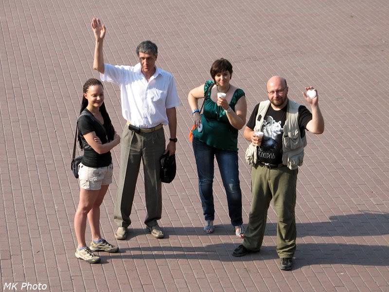 Катя, Андрей и Костя с супругой
