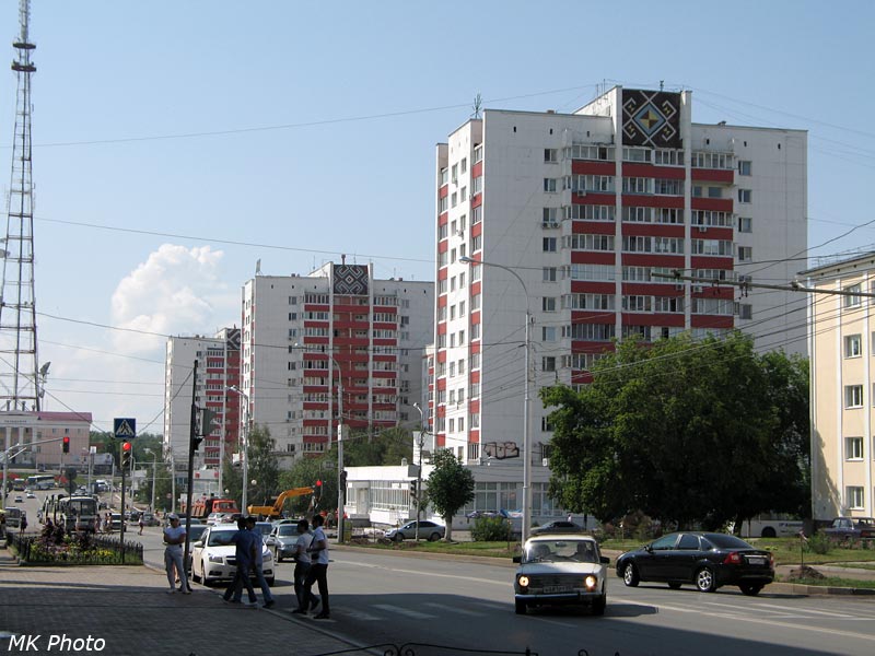 Дома с орнаментом на ул. Заки Валиди