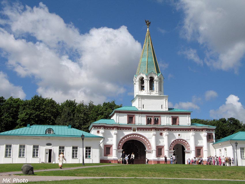 Ансамбль передних ворот