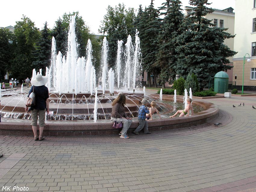 Фонтан на пл. Ленина
