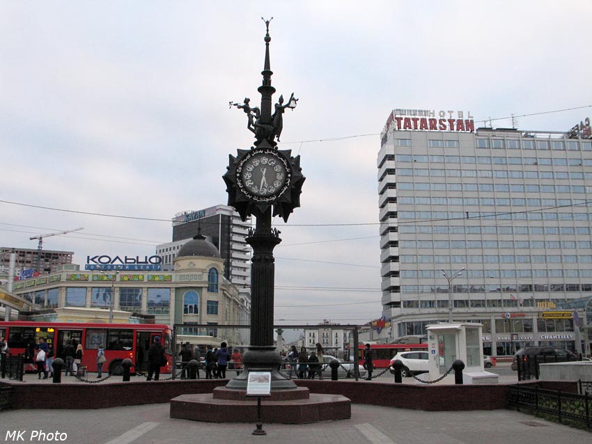 Часы на площади Тукая