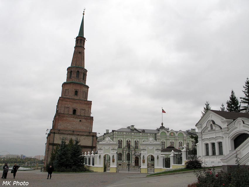 Падающая башня Сююмбике