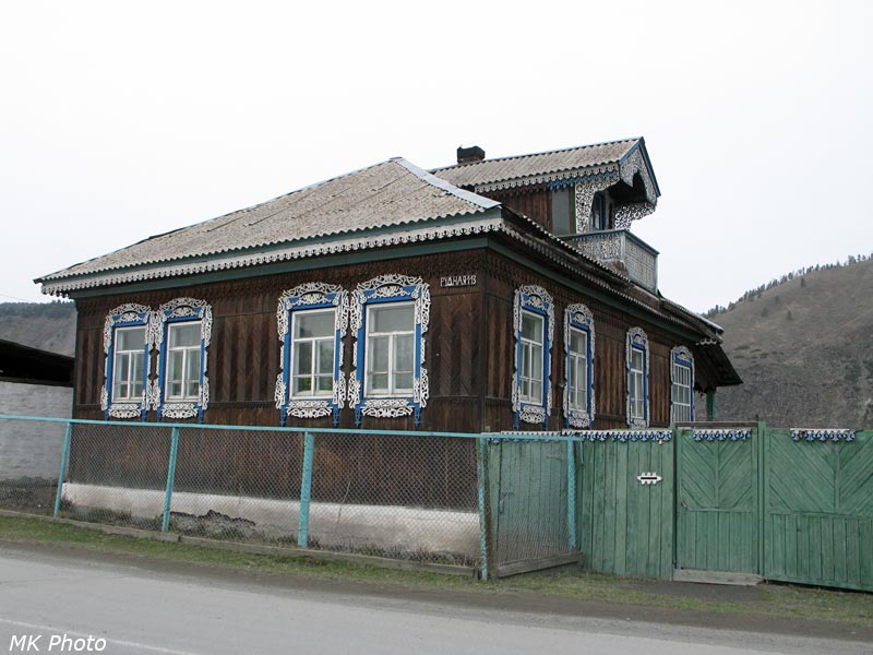 Резной дом в Абазе