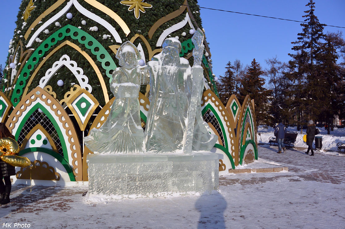 Дед Мороз и Снегурочка