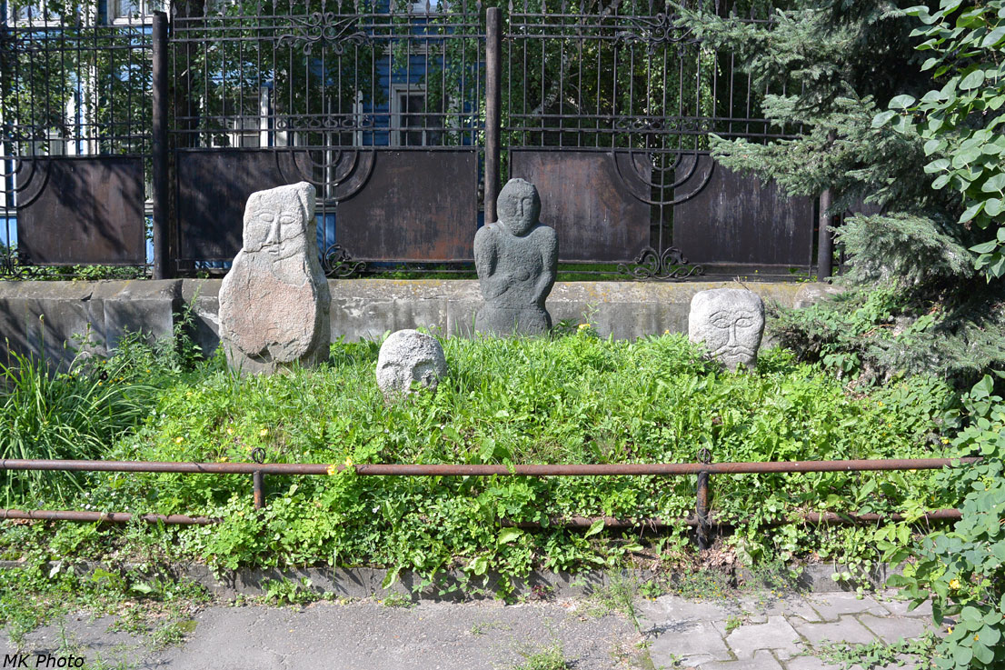 Каменные скульптуры