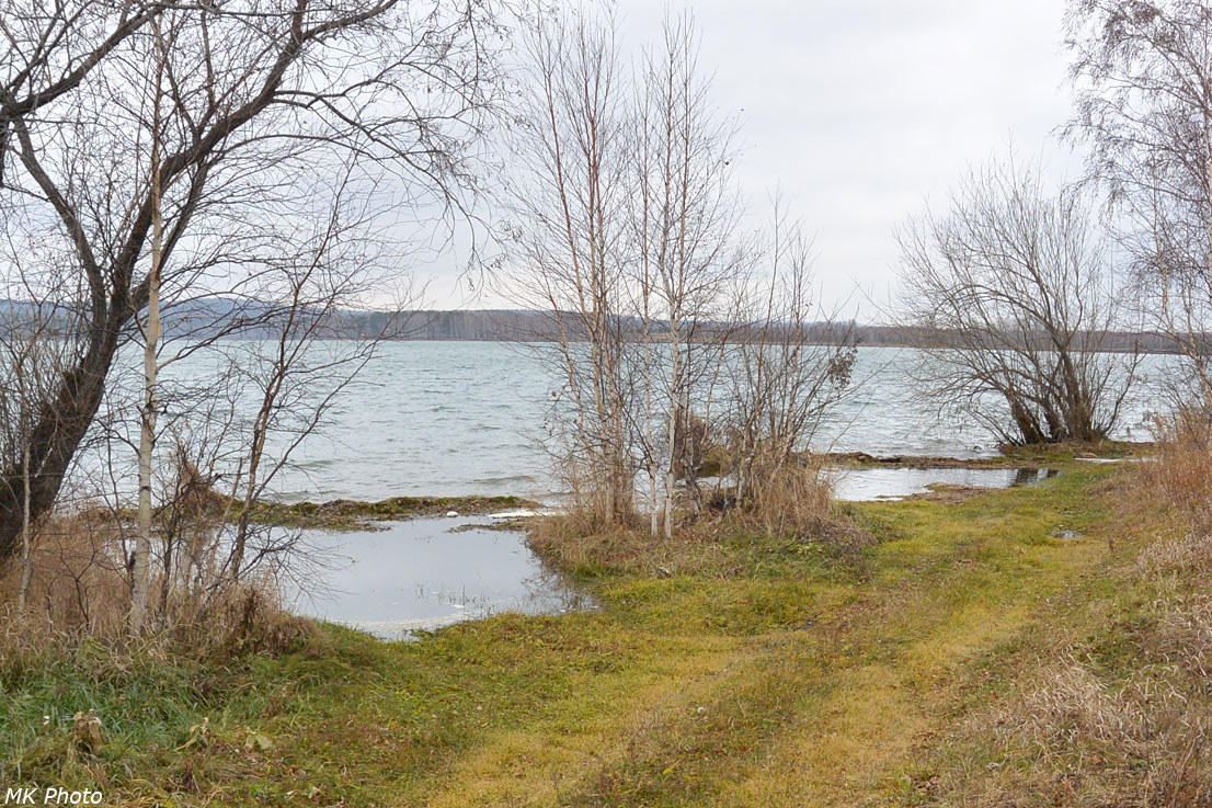 Дорога уходит в воду