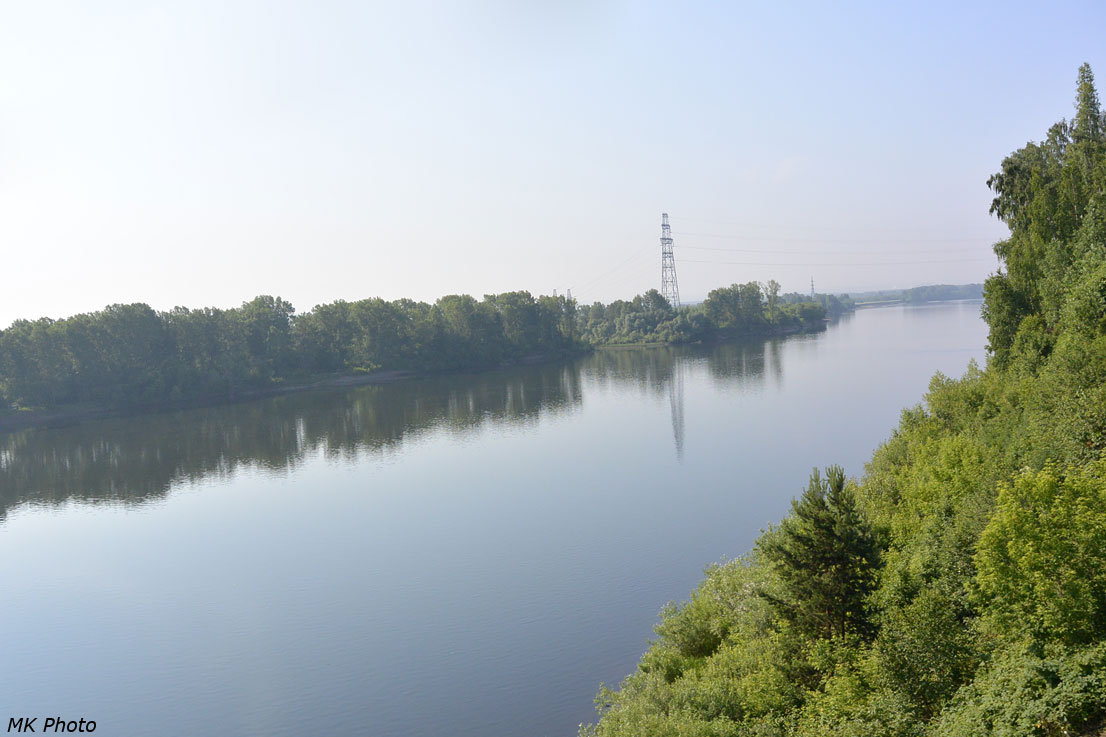 Вид на р. Томь с моста вверх по течению
