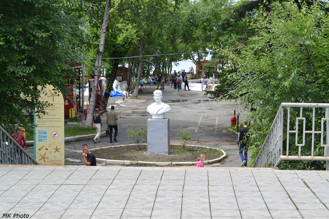 Памятник Лазо