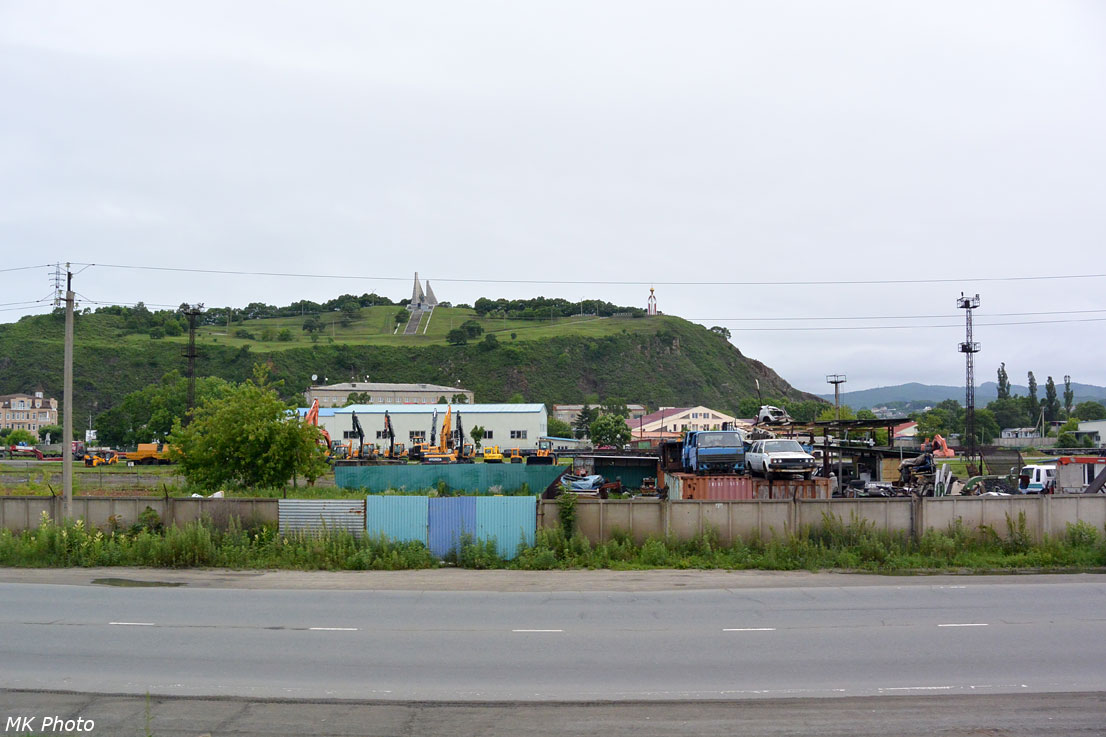 Памятник на горе