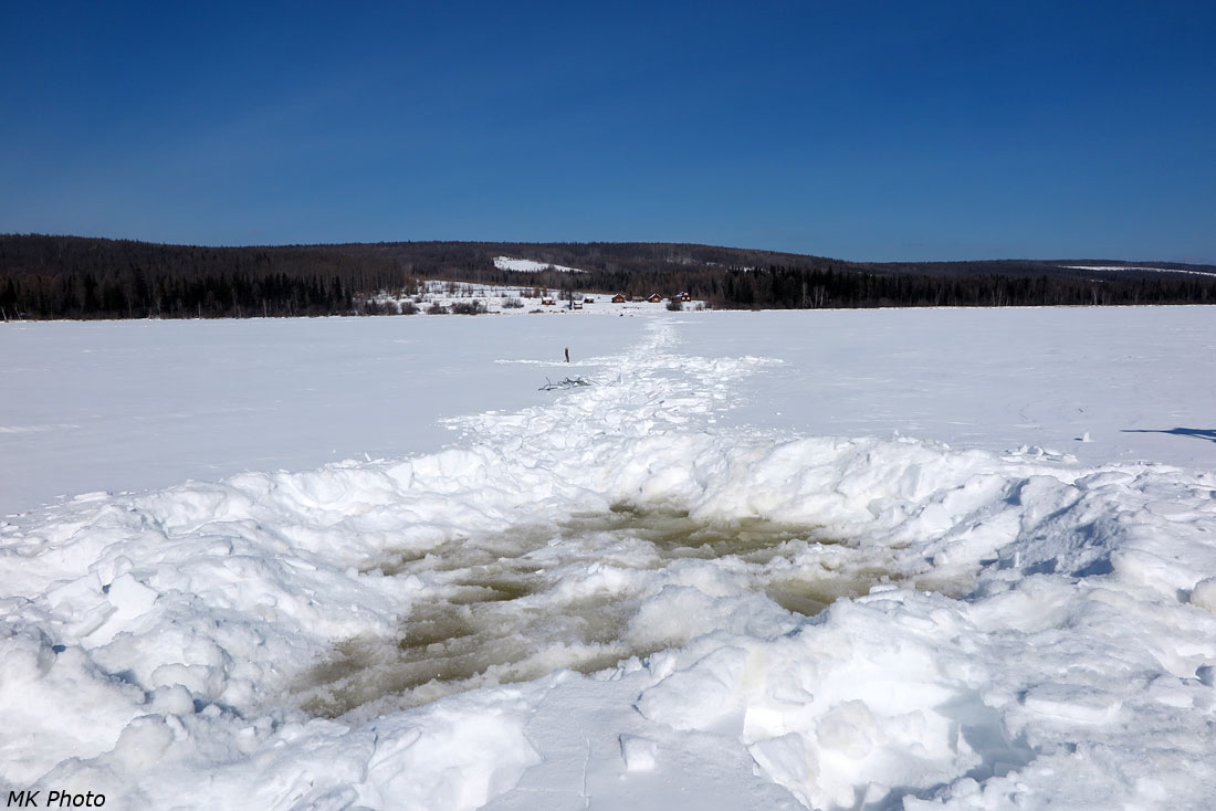Вода под снегом