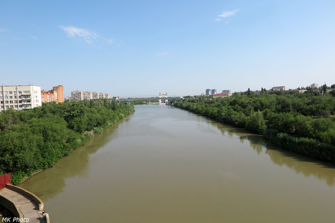 Грязные воды канала